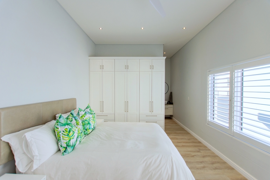 5 Bedroom Property for Sale in Calypso Beach Western Cape